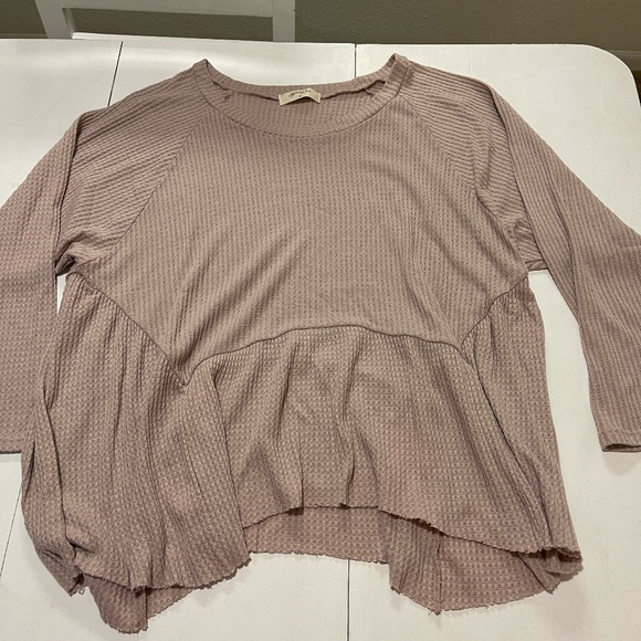 ARULA Tops - Light Pink Long Sleeve Tee